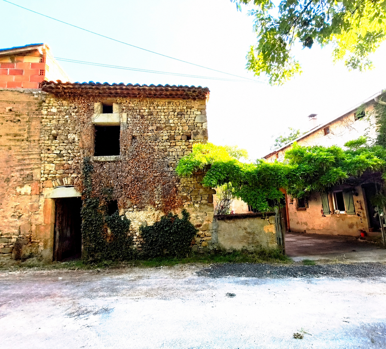 Maison à rénover sur le secteur de Neuville.